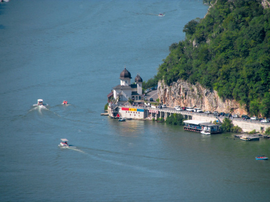 Ovog leta izbor je pao na Dunav i krstarenje od Beograda do Kladova. Fantastično iskustvo!