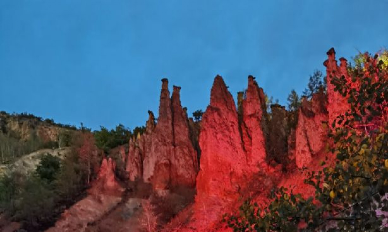 Đavolja Varoš by night