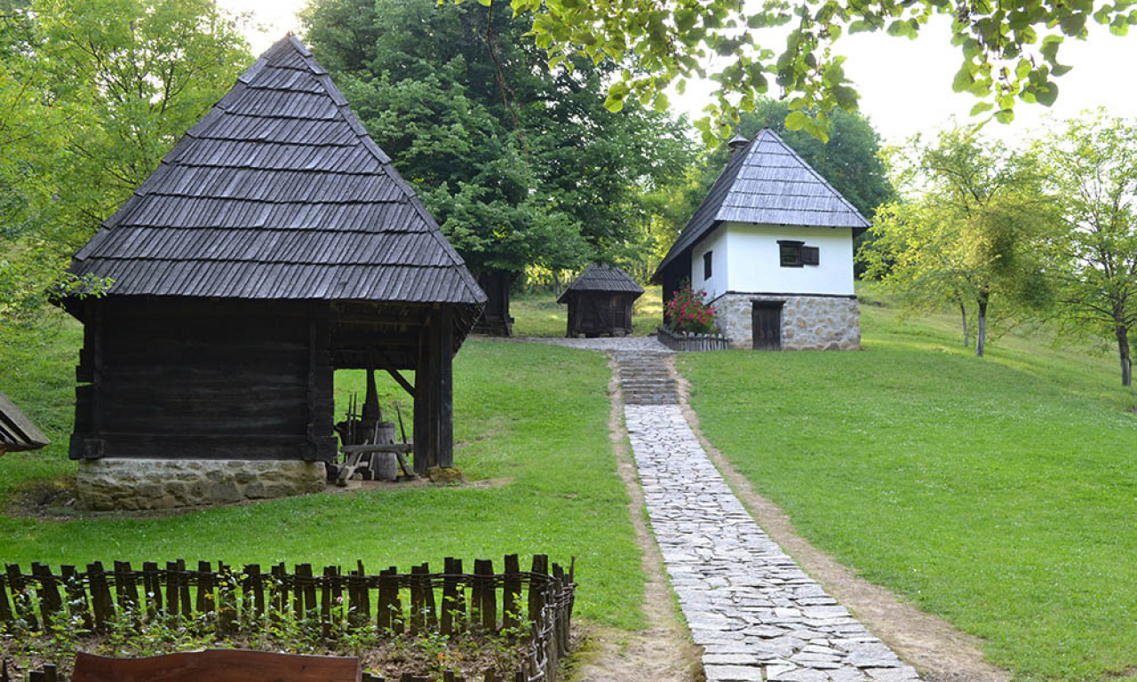 СЕЛО ЗНАЊА И ЛЕПОТЕ