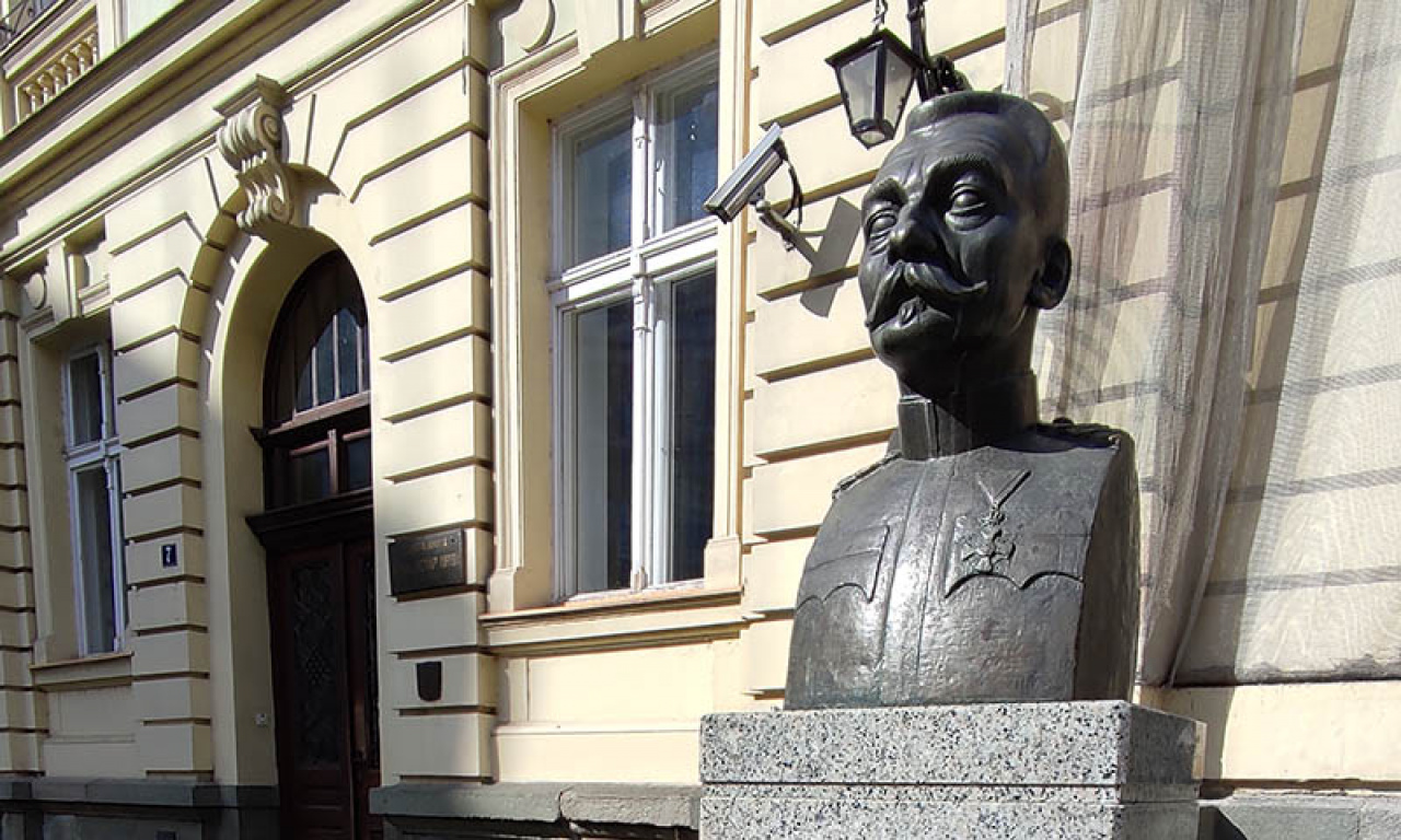 STROLL ALONG KRALJA PETRA STREET IN BELGRADE