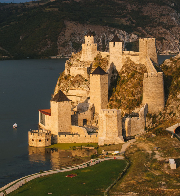 Mysterious fortress on the Danube